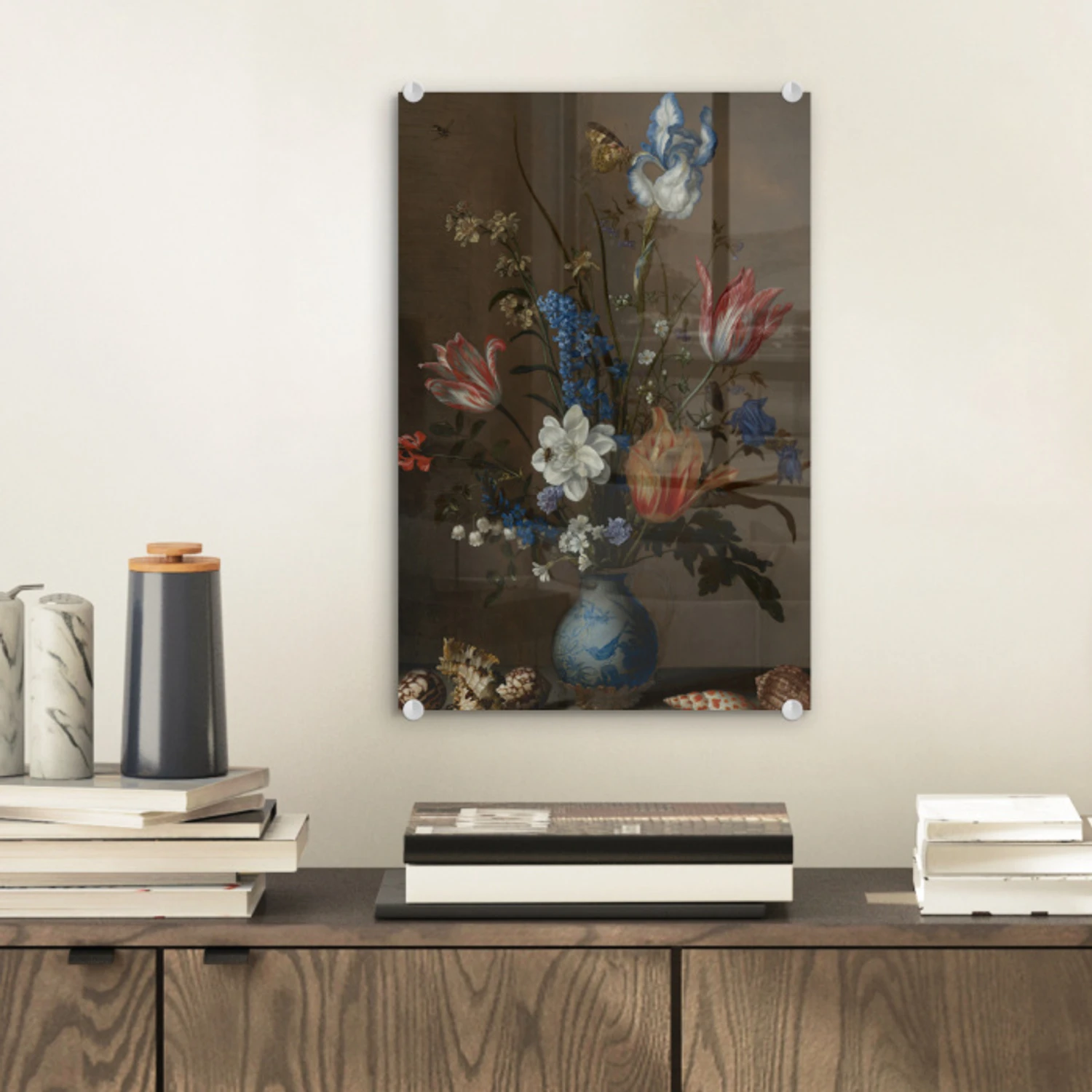 Bloemen in een Wan-Li vaas en schelpen - Schilderij van Balthasar van der Ast plexiglas 5mm klein -sfeer1