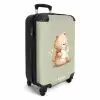 Een bruine beer met een boek - Groen NBS - Handbagage koffer - Volwassenen Unisex middel -productfoto_3d