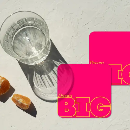 Minimalistisch - Roze - Dream big - Grafisch onderzetter kurk middel -sfeer4