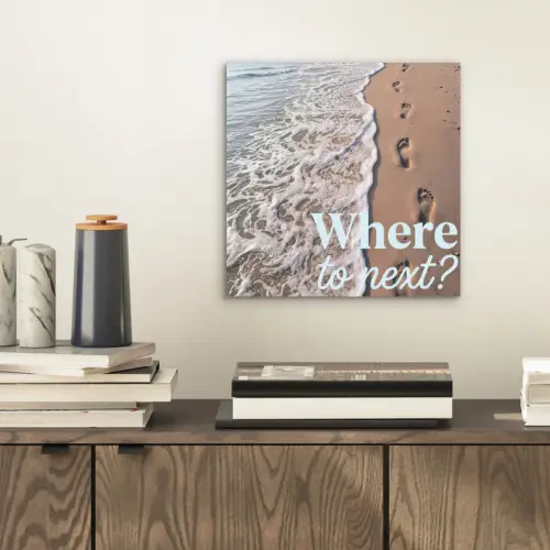 Where to next - Strand - Voetstappen aluminium wit klein -sfeer1