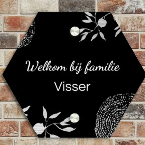 Illustraties - Zwart - Sierlijk Naambord Hexagon klein -sfeer2