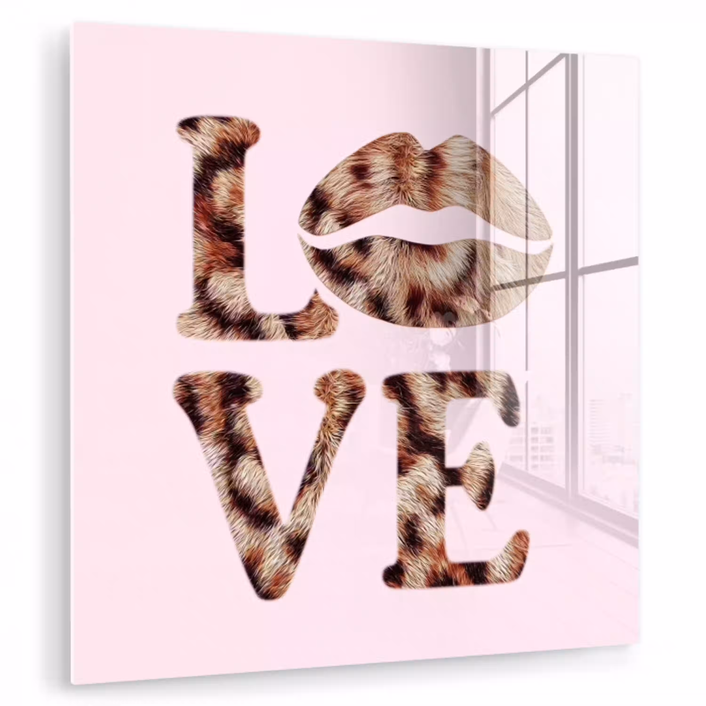 Tekst - Love - Pantervacht - Lichtroze plexiglas 5mm klein -zzzproduct_nieuw