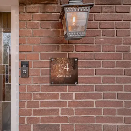 Verweerd metaal - Klassiek Naambord Vierkant klein -sfeer7-XS