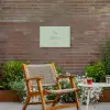 Ons Stekkie met Hart Tuinposter op houten frame 2 cm dik klein -sfeer3