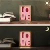 Love - Rood - Blokletters Light Box met kabel (Tafellamp) klein -sfeer3