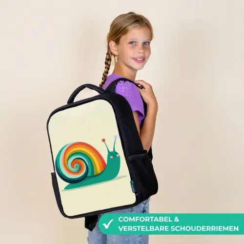 Slak - Regenboogschild - Groen Rugzak - Zwart middel -sfeer6_NL