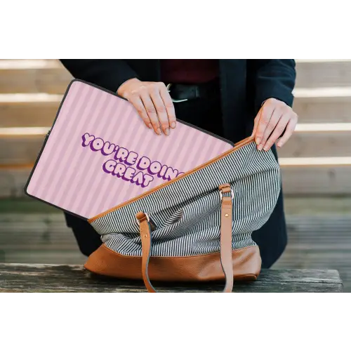 Paars - Strepen - You're doing great - Schaduw laptophoes neopreen klein -tas