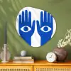 Handen - Twee - Ogen - Blauw Wandcirkel Organisch Plexiglas middel -sfeer2