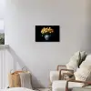 Geel - Tulpen - Vaas - Bloemen Tuinposter op houten frame 2 cm dik klein -sfeer1