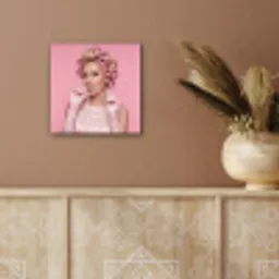 Vrouw - Roze - Parelketting - Krulspelden aluminium wit klein -sfeer4