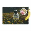 Astronaut - Bloemen - Veld - Geel Placemat vinyl groot -zzzproduct_Kitchenyeah-website