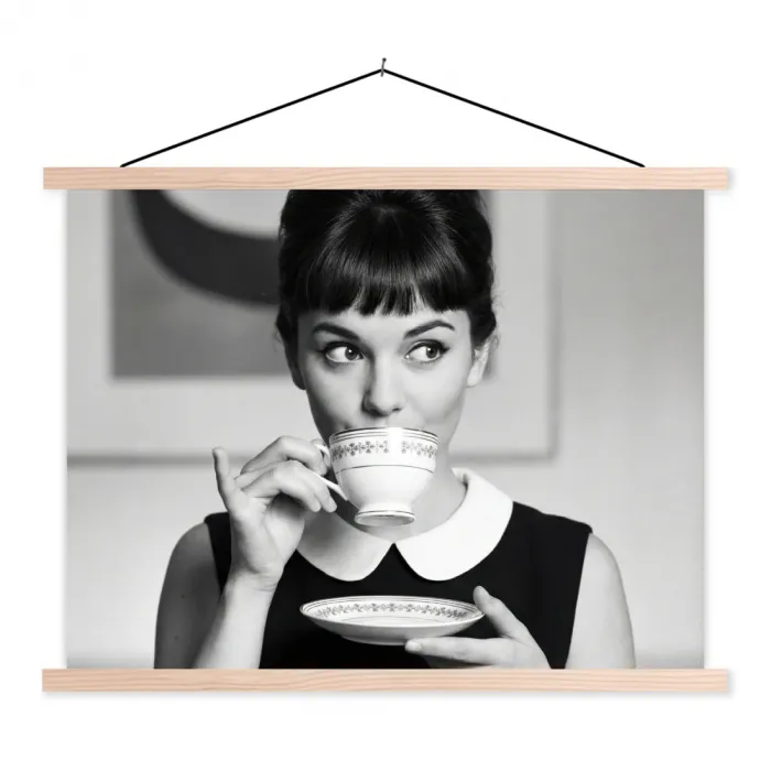 Portret - Thee - Vrouw textielposter latten blank klein -3d
