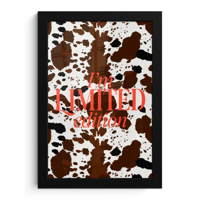 Koeienprint - Limited edition - Rood fotolijst zwart zonder passe partout klein -3d
