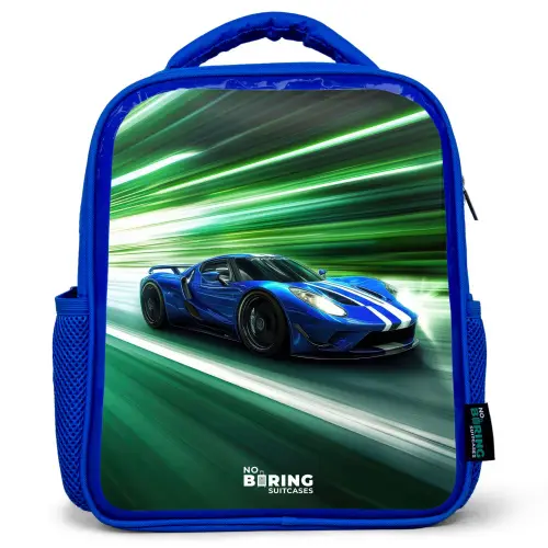Blauwe raceauto met strepen in groene tunnel Kinderrugzak - Blauw middel -3d