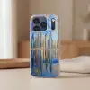 Skyline - Wolkenkrabbers - Water - Blauw Telefoonhoesje iPhone 17 Pro Max klein -sfeer2