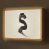 Penseelstreek - Zwart - Minimalistisch Light Box met batterij (Wandlamp) middel -z3d_website