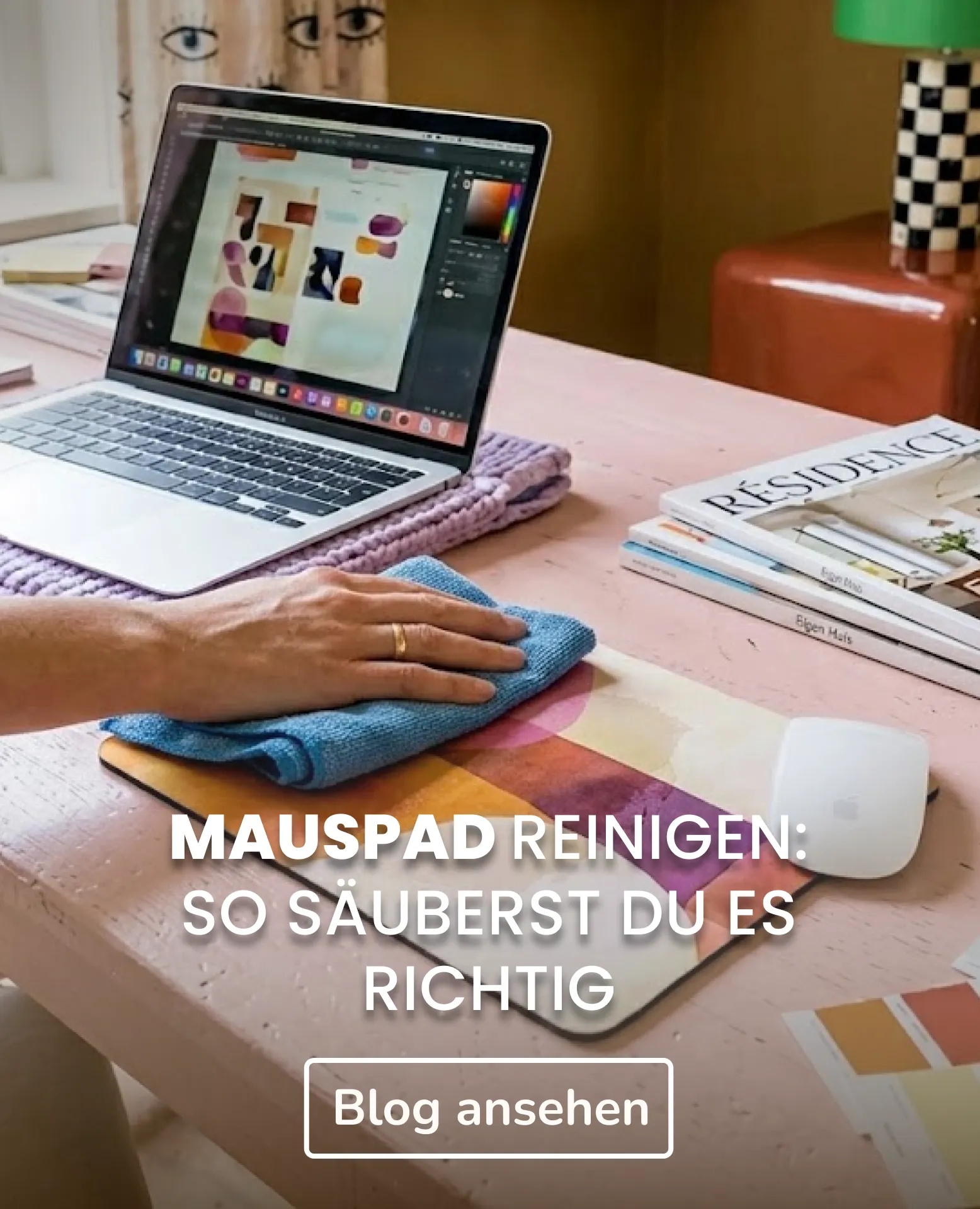 Mauspad reinigen im Büro
