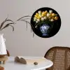 Geel - Tulpen - Vaas - Bloemen Wandcirkel behangsticker klein -sfeer3