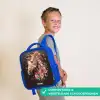 Eenhoorn en Bloemen op Zwarte Achtergrond Kinderrugzak - Blauw middel -sfeer3_NL