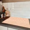 Zee - Dieren - Rood - Strepen Inductie beschermer vinyl 3mm klein 276 -sfeer3