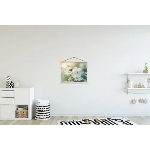 Lieveheersbeestje - Bloemen - Wit textielposter latten blank klein -kinderkamer
