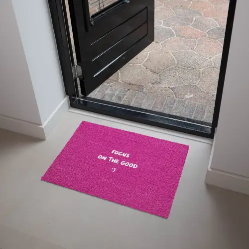 Focus - Smiley - Roze Deurmat klein -sfeer5