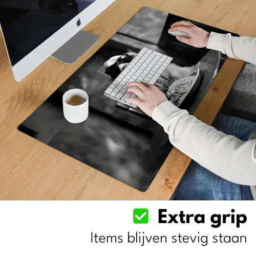 Golden Retriever - Hond - Vrolijk -  Bord spaghetti - Zwart - wit Muismat XXL klein -sfeer3