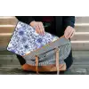 Bloemen - Blauw - Patroon - Wit laptophoes neopreen klein 279 -tas