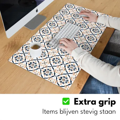 Bladvorm - Patroon - Kleurrijk Muismat XXL klein 681 -sfeer3