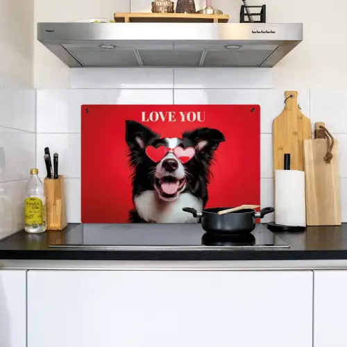 Hond - Hartjesbril - Loveyou - Rood Inductie beschemer met haakjes klein -sfeer2
