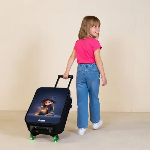 Betoverend meisje met ketel Kinderkoffer - Zwart klein -sfeer1