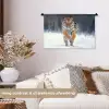 Tijger - Landschap - Sneeuw - Winter - Dieren Wandkleed katoen klein -sfeer1