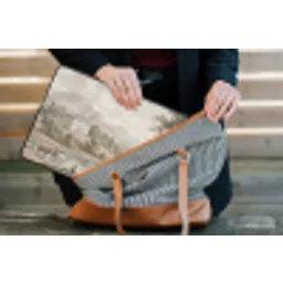 Landhuis - Rivier - Vee laptophoes neopreen klein -tas