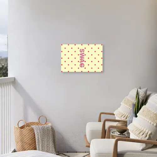 Swag - Roze - Stippen - Geel Tuinposter op houten frame 2 cm dik klein -sfeer1
