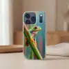 Kleurrijke kikker - Groene stengel - Alert Telefoonhoesje iPhone 17 Pro klein -sfeer2