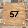 Licht hout - Traditioneel Naambord Vierkant klein -sfeer2