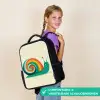 Slak - Regenboogschild - Groen Rugzak - Zwart middel -sfeer6_NL