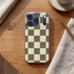 Schaakbord print - Groen - Beige - Blokjes Telefoonhoesje iPhone 17 Pro klein -sfeer1