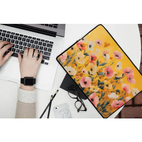 Bloemen - Veld - Geel laptophoes neopreen klein -bureau
