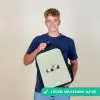 Beige retro raceauto op groene stippen achtergrond Rugzak - Zwart middel -sfeer7_FR
