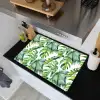 Bladeren - Monstera - Jungle - Tropical Inductie beschemer met haakjes klein -sfeer1