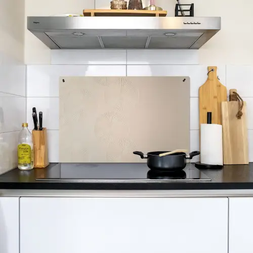 Japandi - Beige - Modern Inductie beschemer met haakjes klein -sfeer2