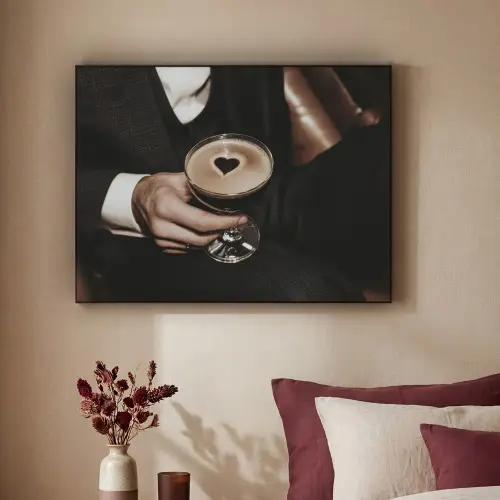 Hartje - Cocktail - Espresso Martini - Hand Textielframe - compleet frame klein -sfeer1
