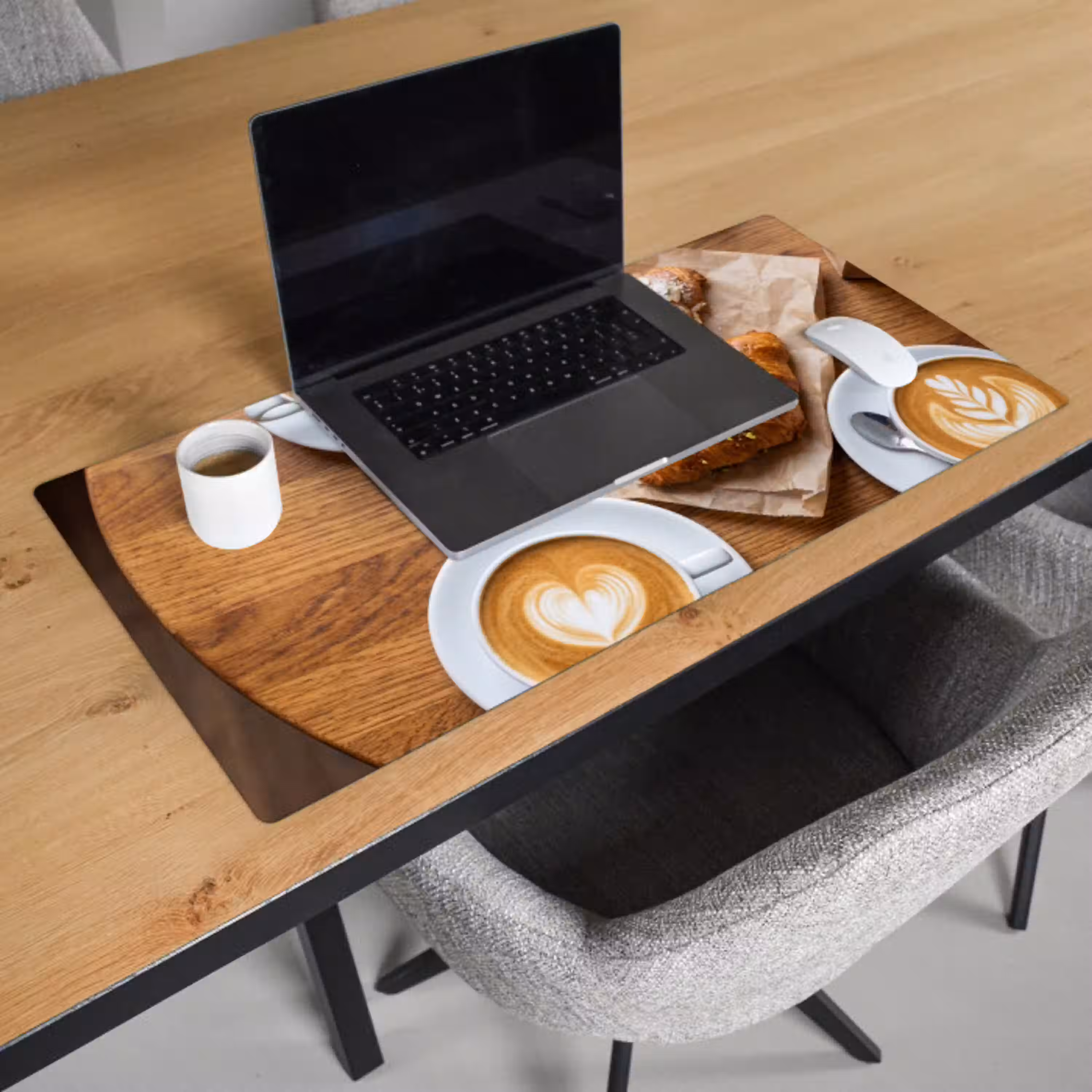 Eten - Croissant - Koffie - Ontbijt - Modern Muismat XXL klein -sfeer1