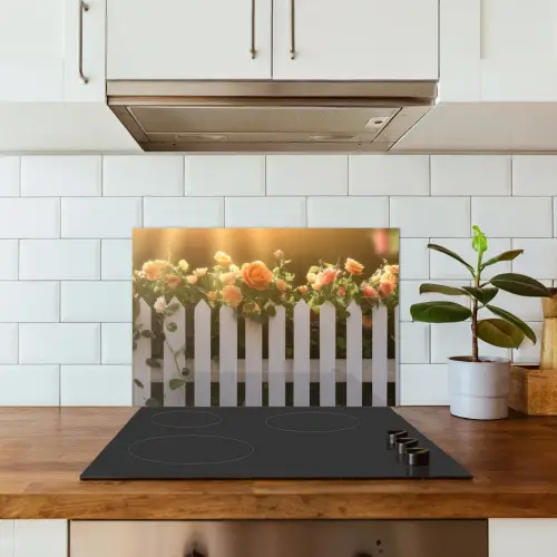 Rozen - Hek - Zonlicht keuken achterwand spatscherm klein -sfeer2