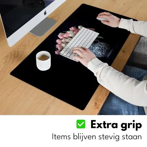 Bloemen - Roze - Tulpen - Vaas Muismat XXL klein -sfeer3