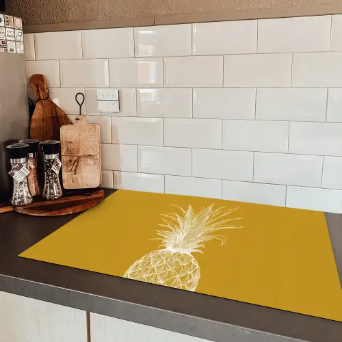 Lijnillustratie - Ananas - Bladkroon - Okergeel Inductie beschermer vinyl 3mm klein -sfeer3
