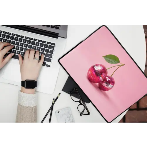 Disco - Kersen - Roze laptophoes neopreen klein -bureau