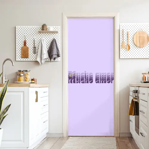 Mucho amor - Paars - Gelaagde letters deurposter klein -sfeer5