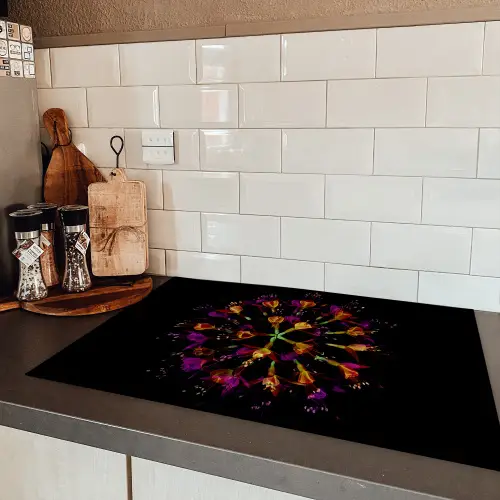 Bloemen - Oranje - Roze - Zwart Inductie beschermer vinyl 3mm klein -sfeer3